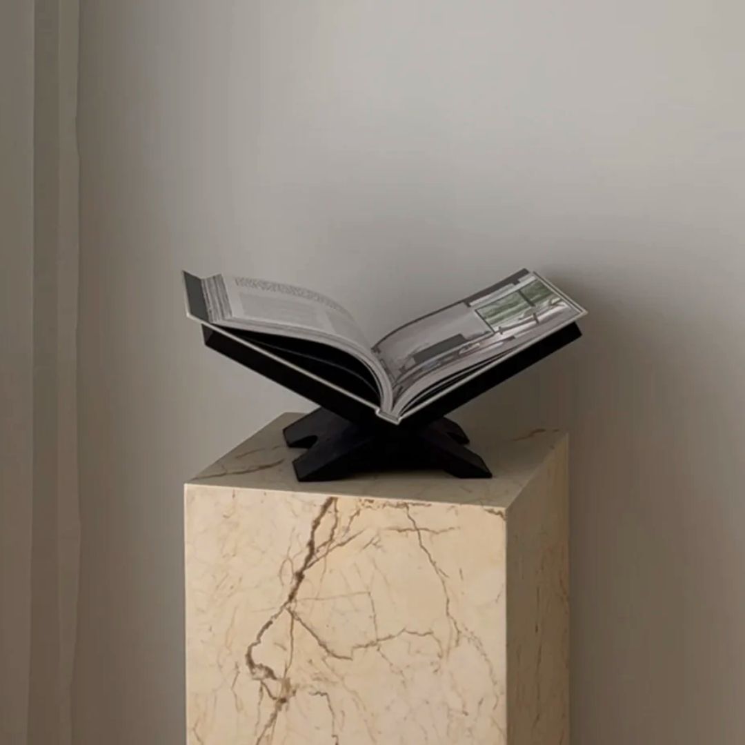 Como Book Stand - Black