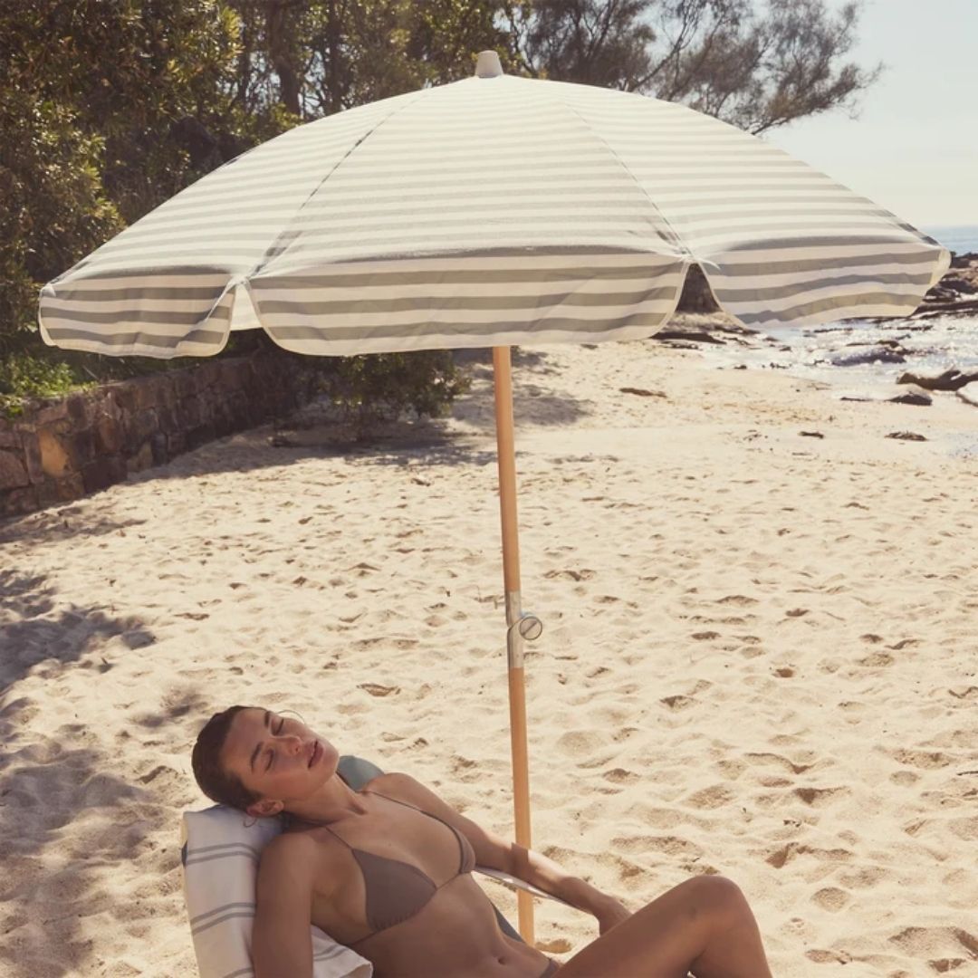 SUNNYLiFE Luxe Beach Umbrella - Seagrass Stripe