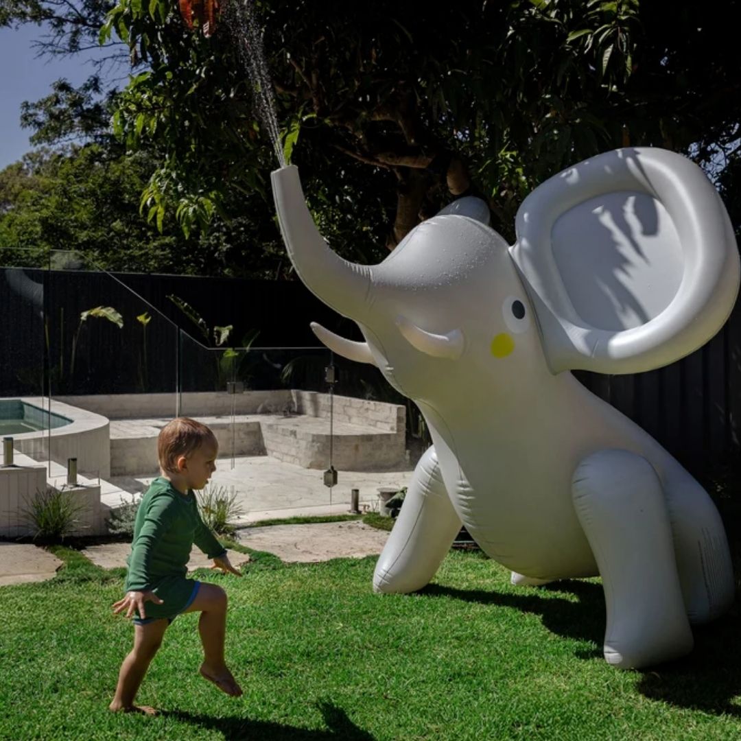 SUNNYLiFE Inflatable Giant Sprinkler - Eli the Elephant