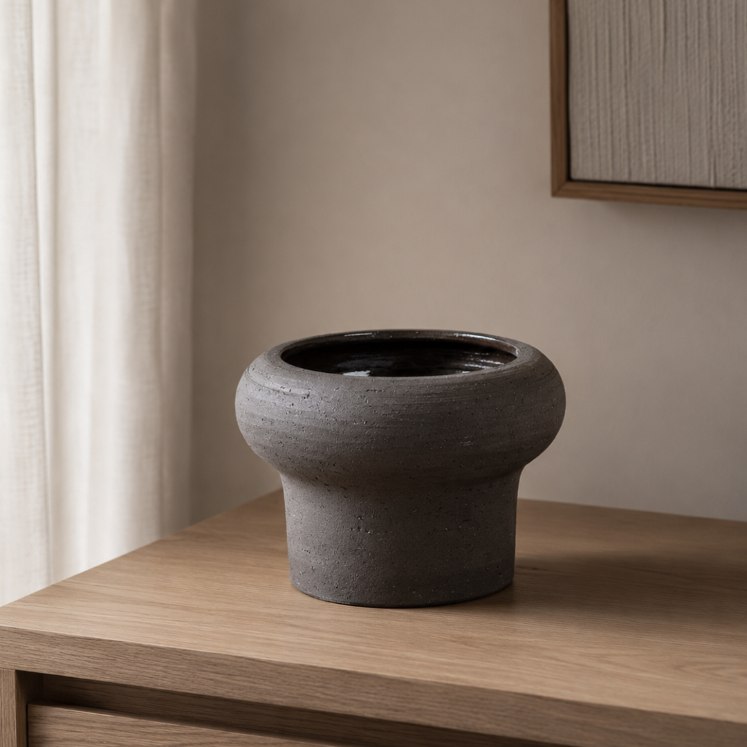 Single Halo Rim Black Ceramic Planter